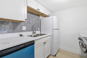 1024 82ND TERRACE, ST PETERSBURG, FL 33702 - MLS#MFRTB8474922