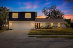 8950 Baywood Park Dr, SEMINOLE