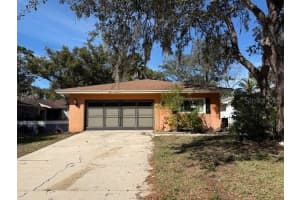 13017 Club Dr, HUDSON