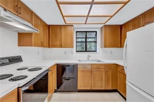 110 HAMMOCK PINE BOULEVARD, CLEARWATER, FL 33761 - MLS#MFRTB8475625