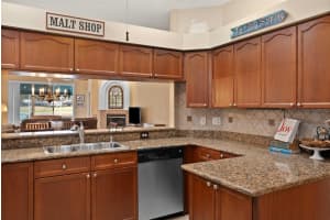 1040 DARTFORD DRIVE, TARPON SPRINGS, FL 34688 - MLS#MFRTB8475724