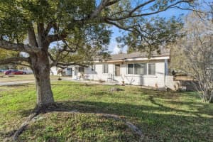 825 E CHURCH AVE, LONGWOOD, FL 32750 - MLS#MFRTB8475940