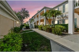 4210 Caddie Dr E #202, BRADENTON