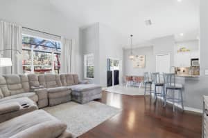 4617 WHISPERING PARK LANE, TAMPA, FL 33614 - MLS#MFRTB8476021