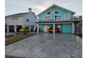 17706 1st St E, REDINGTON SHORES