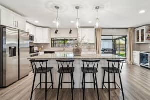 11313 CARROLLWOOD ESTATES DRIVE, TAMPA, FL 33618 - MLS#MFRTB8476545