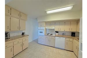 2001 WORLD PARKWAY BOULEVARD, CLEARWATER, FL 33763 - MLS#MFRTB8476658