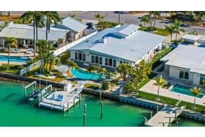 24 DOLPHIN DRIVE, TREASURE ISLAND, FL 33706 - MLS#MFRTB8476754