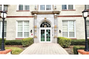 701 Mirror Lake Dr N #121, ST PETERSBURG