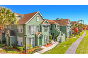 9068 Lake Chase Island Way #9068, TAMPA