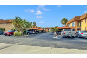 10192 SEMINOLE ISLAND DRIVE, LARGO, FL 33773 - MLS#MFRTB8477284