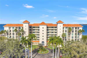 4737 Dolphin Cay Ln S #401, ST PETERSBURG