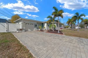 2990 37TH STREET, ST PETERSBURG, FL 33713 - MLS#MFRTB8477344