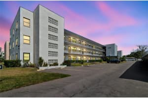 5969 Terrace Park Dr N #307, ST PETERSBURG