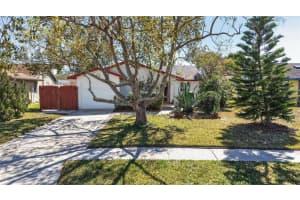 215 LAKE CHARLES COURT, OLDSMAR, FL 34677 - MLS#MFRTB8477730