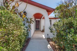 215 LAKE CHARLES COURT, OLDSMAR, FL 34677 - MLS#MFRTB8477730