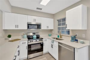 327 KENSINGTON LAKE CIRCLE, BRANDON, FL 33511 - MLS#MFRTB8477755