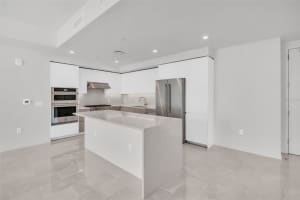 400 CENTRAL AVENUE, ST PETERSBURG, FL 33701 - MLS#MFRTB8477762