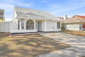 8622 COTTONWAY LANE, TAMPA, FL 33635 - MLS#MFRTB8478013