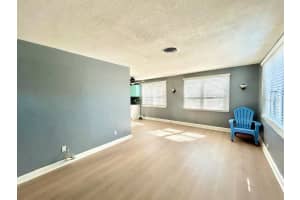 2720 EDWARDS AVENUE, ST PETERSBURG, FL 33705 - MLS#MFRTB8478147