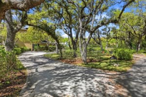 10785 DANIELLE DRIVE, LARGO, FL 33774 - MLS#MFRTB8478163