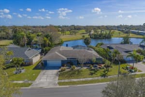 6667 Greenbrier Dr, SEMINOLE
