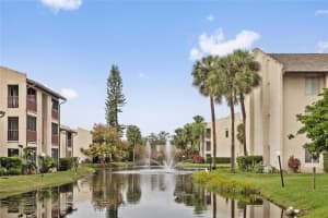 8602 Huron Ct #55, TAMPA
