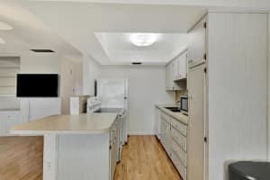 650 PINELLAS POINT DRIVE, ST PETERSBURG, FL 33705 - MLS#MFRTB8478366