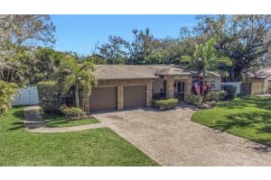 1437 COUNTRY CLUB RD N ROAD, ST PETERSBURG, FL 33710 - MLS#MFRTB8478522