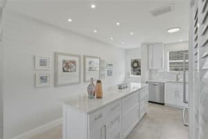 6025 SHORE BOULEVARD, GULFPORT, FL 33707 - MLS#MFRTB8478735