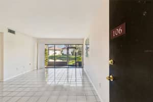 850 VILLAGE LAKE TER N #106, ST PETERSBURG, FL 33716 - MLS#MFRTB8478885