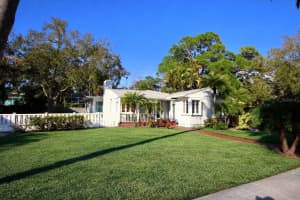 220 LYNDHURST STREET, DUNEDIN, FL 34698 - MLS#MFRTB8479079