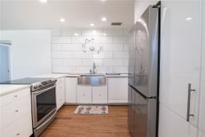 4050 4TH STREET, ST PETERSBURG, FL 33703 - MLS#MFRTB8479108