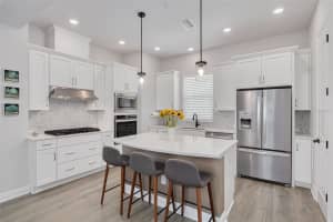 835 BURLINGTON AVENUE, ST PETERSBURG, FL 33701 - MLS#MFRTB8479182