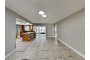 MLS# MFRTB8479282, Valrico, Florida 33594