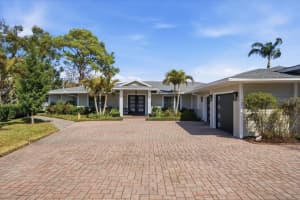 10705 CARROLLWOOD DRIVE, TAMPA, FL 33618 - MLS#MFRTB8479368