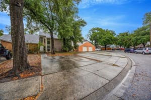 9465 FOREST HILLS CIRCLE, TAMPA, FL 33612 - MLS#MFRTB8479793