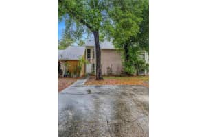9465 FOREST HILLS CIRCLE, TAMPA, FL 33612 - MLS#MFRTB8479793