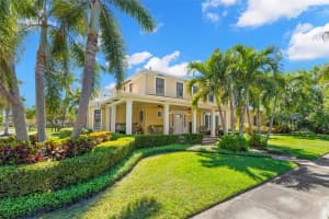 556 21st Ave Ne, ST PETERSBURG 556 21st Ave Ne, ST PETERSBURG