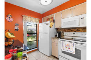 324 KNOTTWOOD COURT, SUN CITY CENTER, FL 33573 - MLS#MFRTB8480095