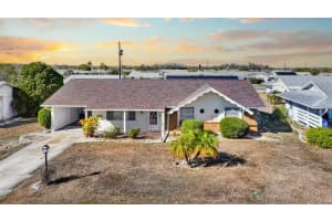 1513 Arrowhead Dr, SUN CITY CENTER