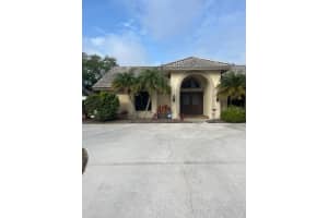 2813 Amberly Ct Holiday, FL 34691 - Off Market