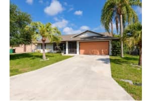 313 Se Wallace Ter, Port Saint Lucie