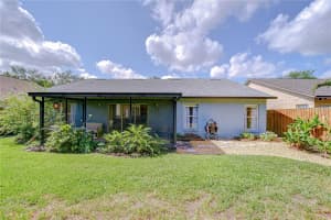 7107 COLONIAL LAKE DR, RIVERVIEW, FL 33578 - MLS#MFRTB8480288