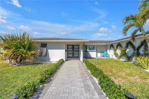 1093 42ND AVENUE, ST PETERSBURG, FL 33703 - MLS#MFRTB8480396