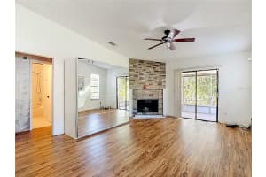 10121 LAKE OAK CIRCLE, TAMPA, FL 33624 - MLS#MFRTB8480525