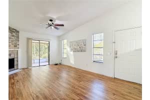 10121 LAKE OAK CIRCLE, TAMPA, FL 33624 - MLS#MFRTB8480525