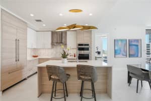 301 1ST STREET, ST PETERSBURG, FL 33701 - MLS#MFRTB8480601