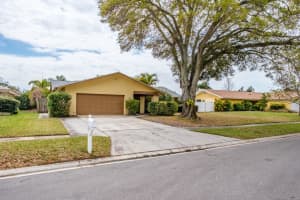 2825 LONG VIEW DRIVE, CLEARWATER, FL 33761 - MLS#MFRTB8480774
