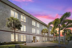 701 Mirror Lake Dr N #120, ST PETERSBURG